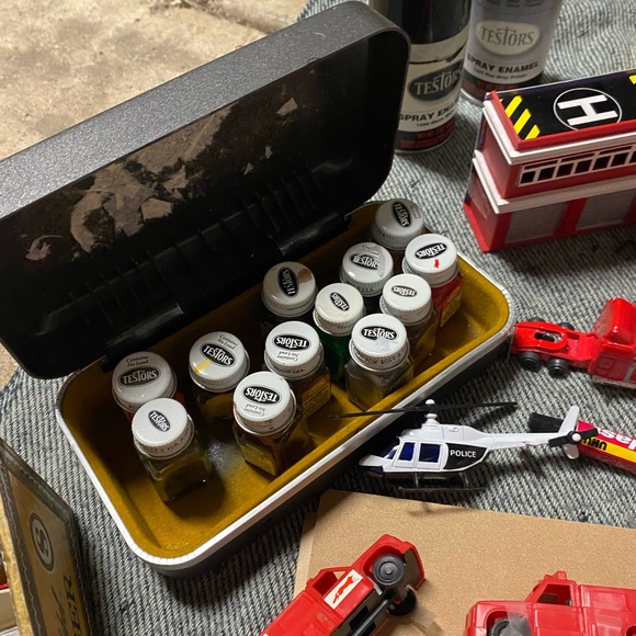 3,little Firehouses and small people! MODEL PARTS AND ITEMS galore!! - Picture 12 of 13